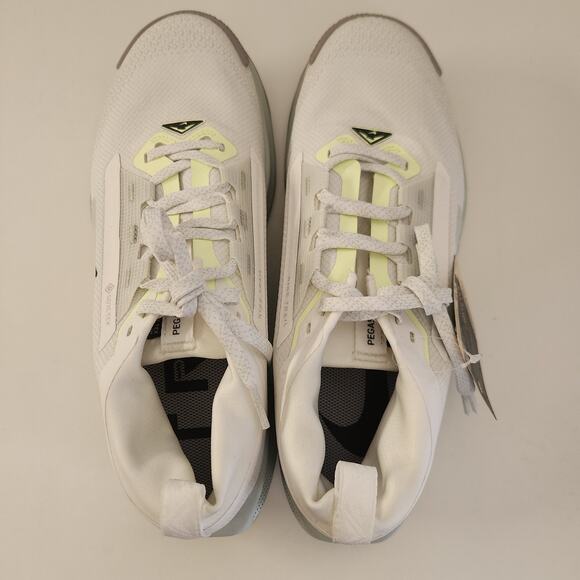 Athletic_Shoes